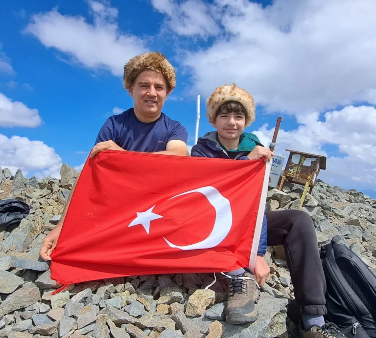 12 yaşındaki Şamil’in zirve tutkusu! Kaçkar Dağı’na 3’üncü kez tırmandı, yeni hedefini açıkladı