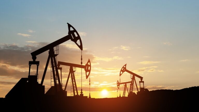 ABD'nin ticari ham petrol stokları azaldı