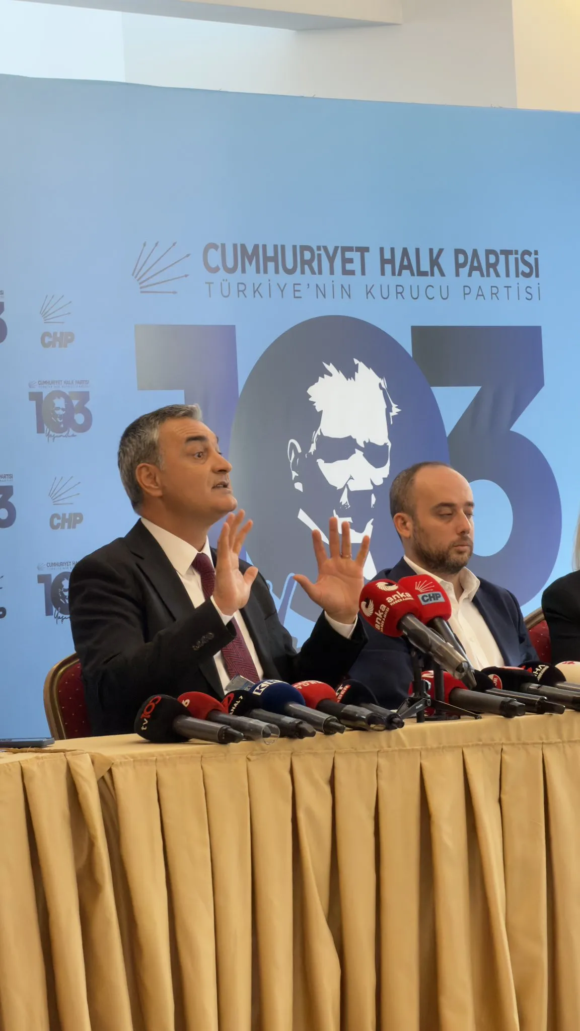 Ankara Büyükşehir Belediye Başkanı Mansur Yavaş CHP'den neden istifa etti? Krizin perde arkası A Haber'de! Kılıçdaroğlu'ndan olay gönderme