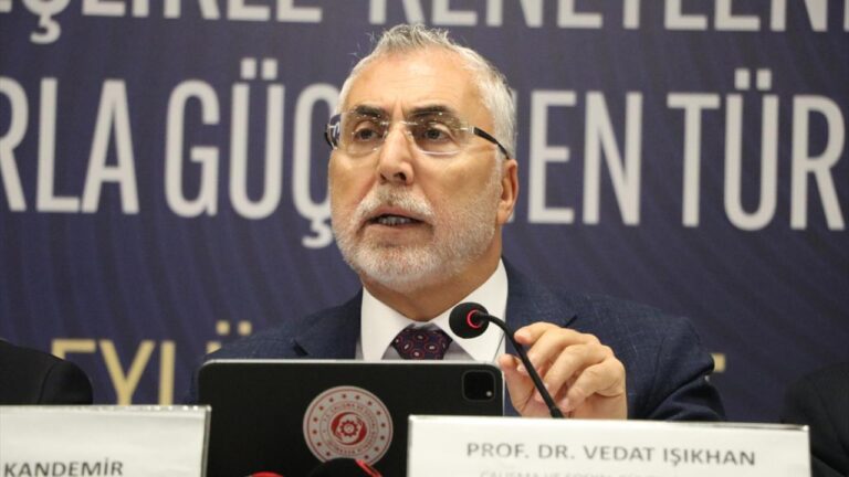 Bakan Işıkhan: İşsizliği 2029 yılında yüzde 7,6'ya indirmeyi hedefliyoruz
