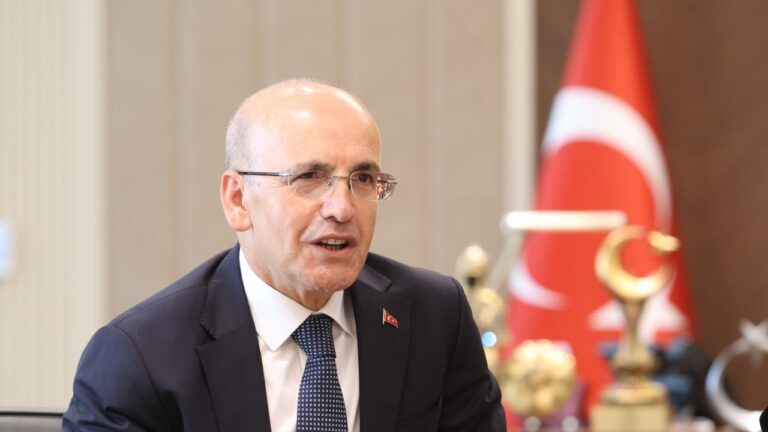 Bakan Şimşek: Fon yatırımcılarının meşru haklarını gözetiyoruz