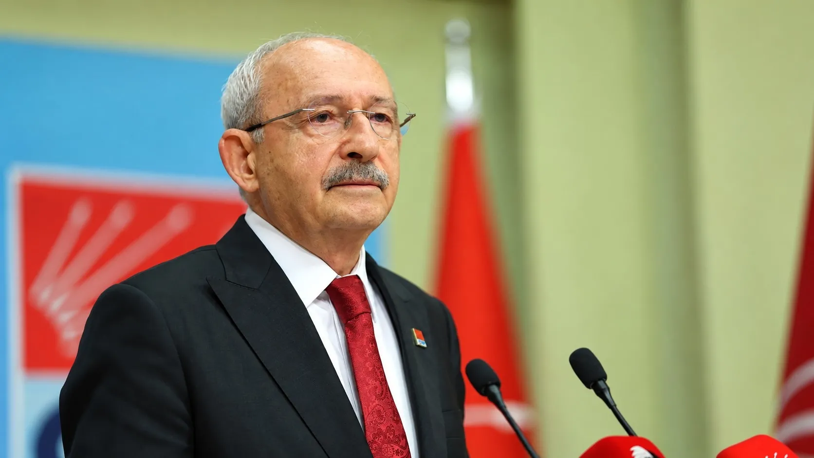 CHP'de 5 belediye başkanı partiden ihraç edildi