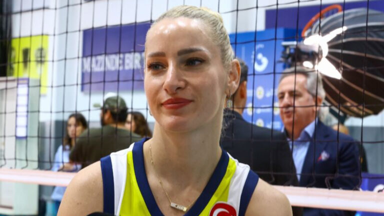 "Fenerbahçe'de forma giymek benim için şeref"