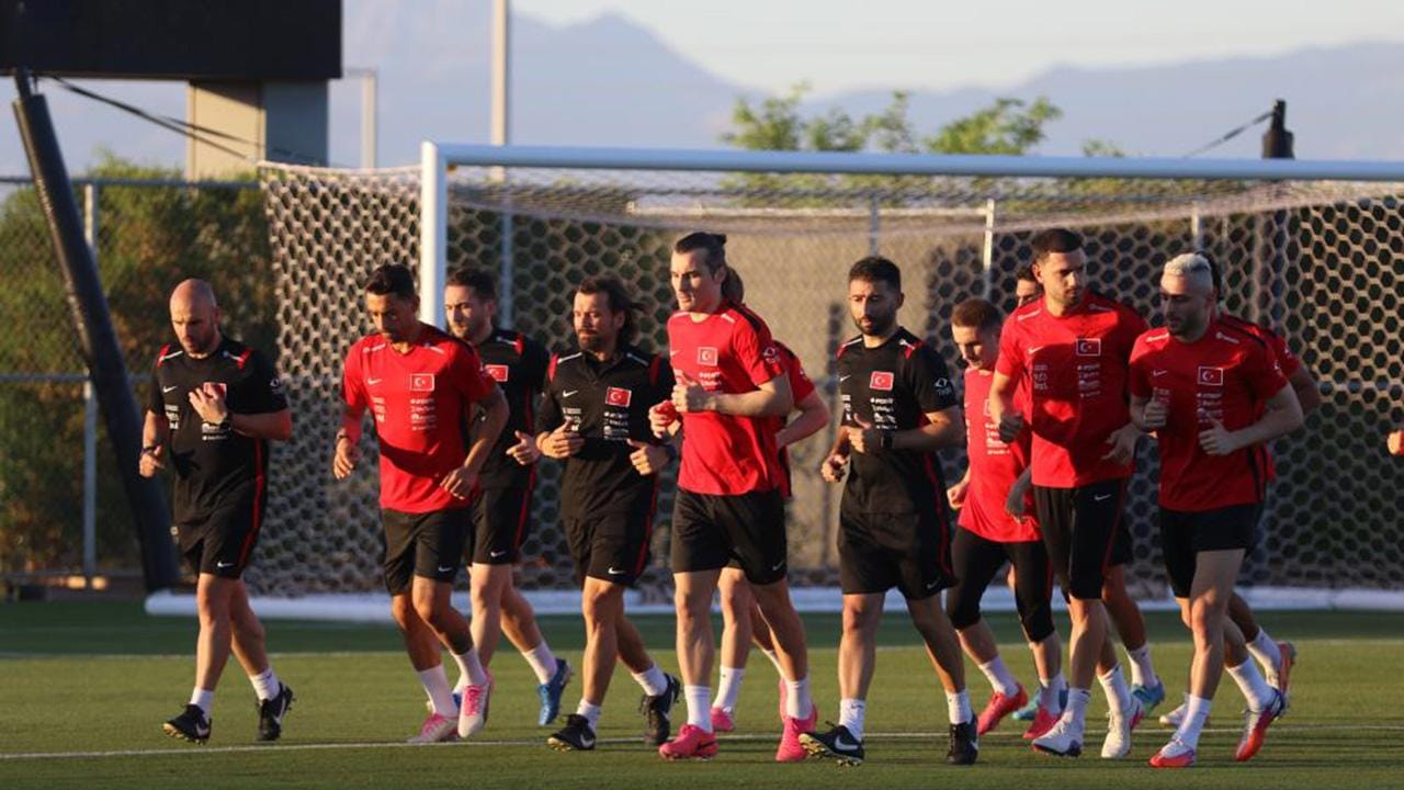 Futbolda milli mesai başlıyor