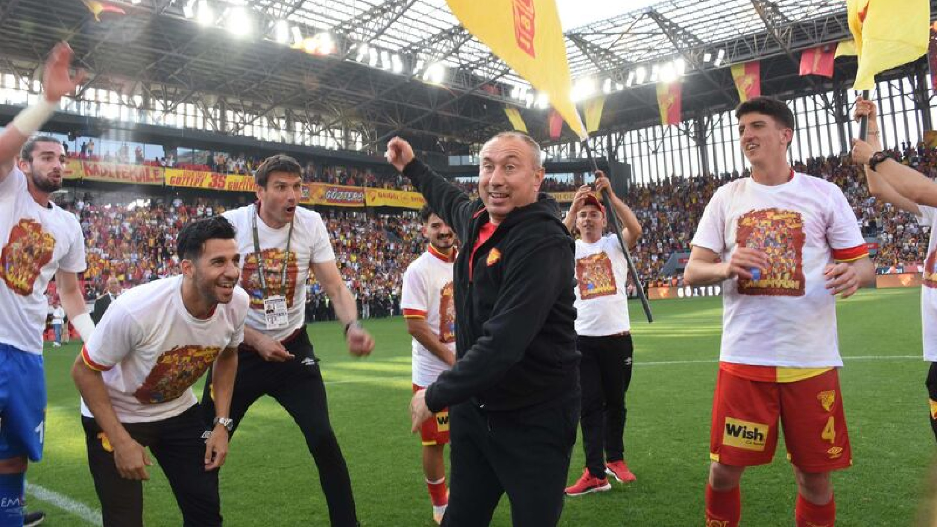 Göztepe'de istikrarın adı Stoilov!