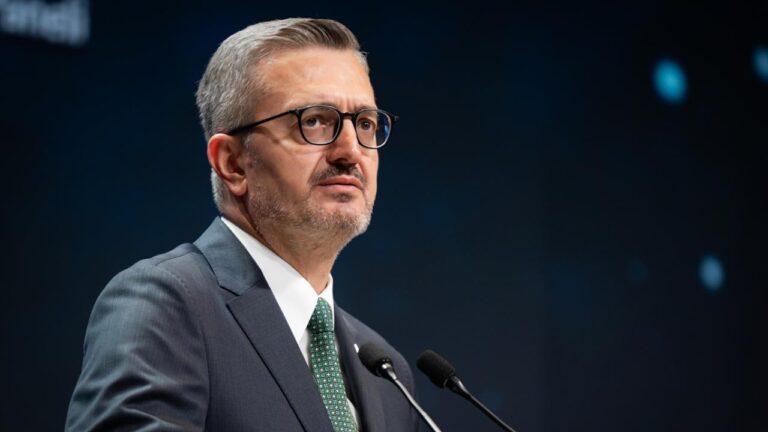 İletişim Başkanı Duran: Maçta kazanan insanlık oldu