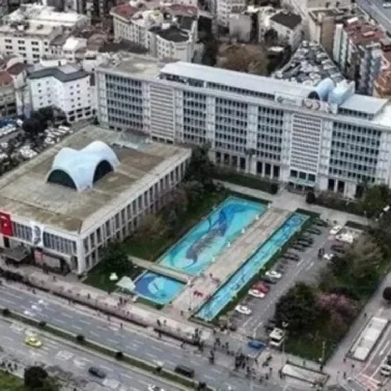 İmamoğlu davasında çarpıcı sözler! İBB avukatından tehdit: Sürüden ayrılanı kurt kapar