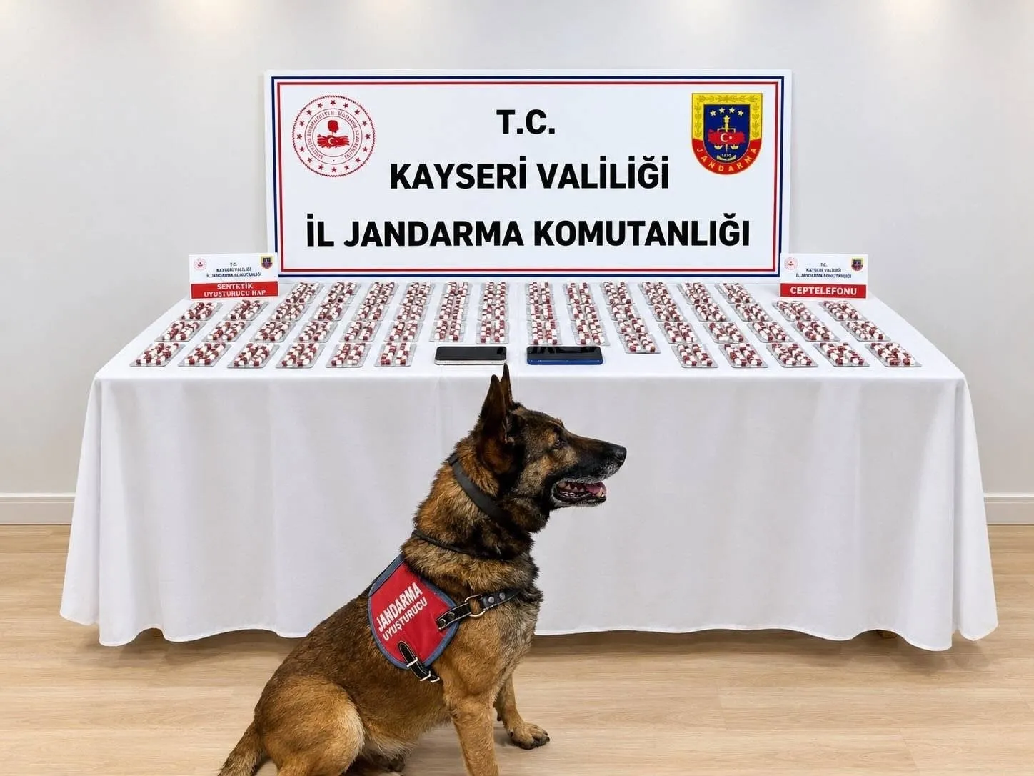 Kayseri'de şüphe üzerine durdurulan araçtan bin 81 adet sentetik hap çıktı