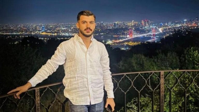 Koyun sürüsüne çarptı, hayatını kaybetti