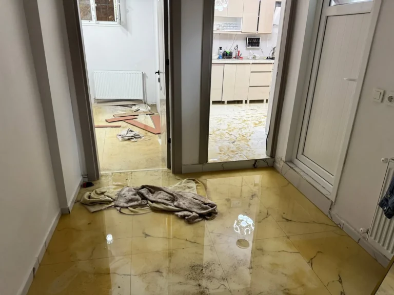Kuvvetli yağış İstanbul’u vurdu! Bazı evleri su bastı, ekipler harekete geçti