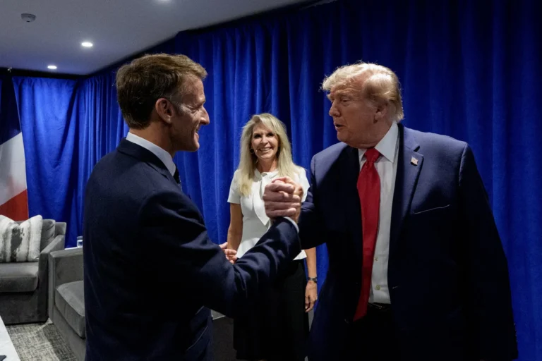 Macron ve Trump, Hürmüz Boğazı’nın yeniden açılması, Kızıldeniz’in güvenliği ve Ukrayna’ya desteği görüştü