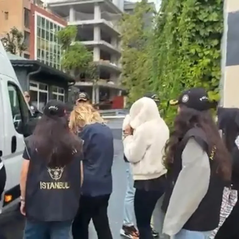 Masaj salonunda kirli çark deşifre edildi: "Zello" kodlu fuhuş tuzağı! Telsizli korunma, şifreli kodlar ve korsan taksi!