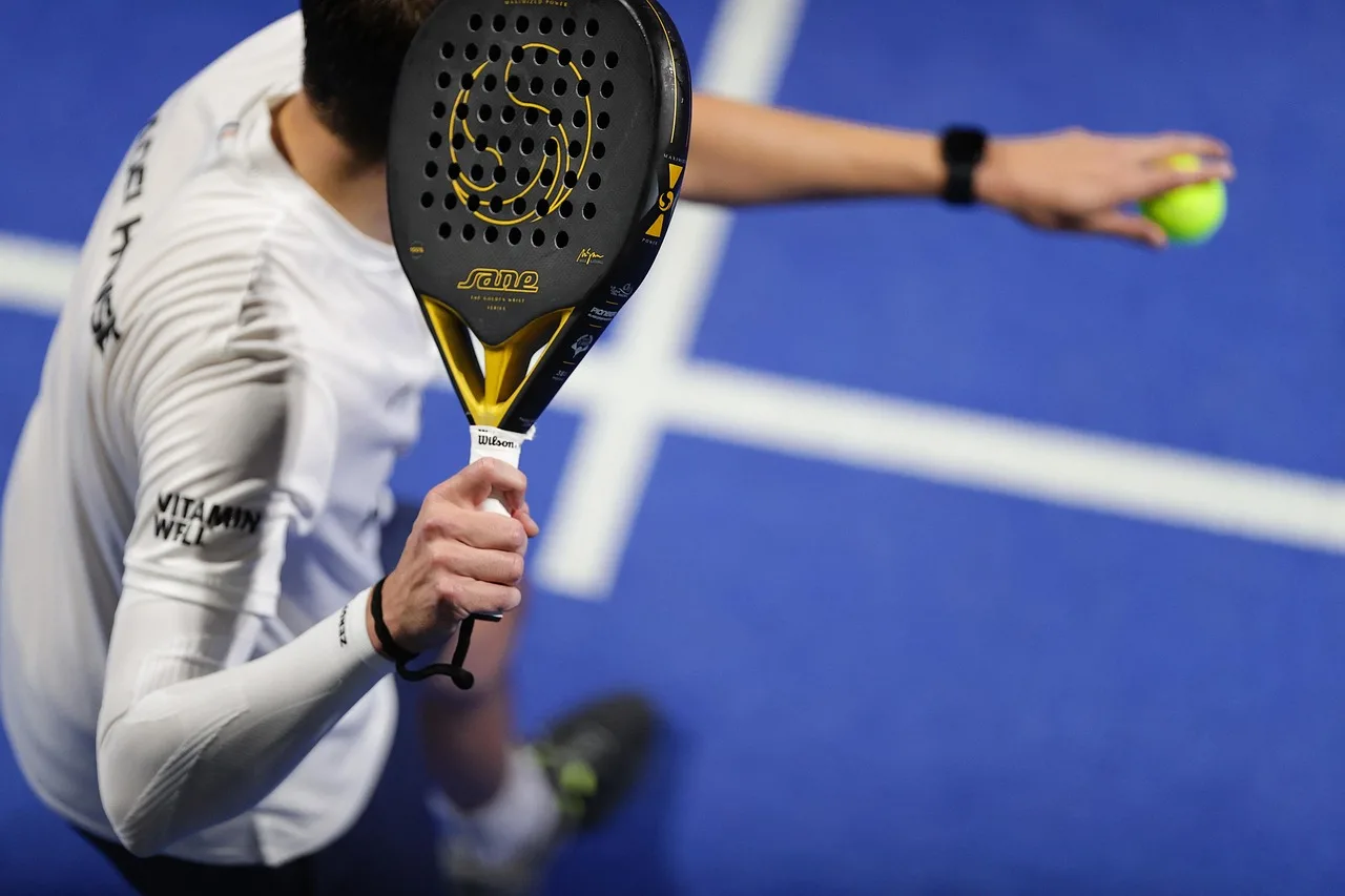 Padel sporunda omuz sağlığına dikkat