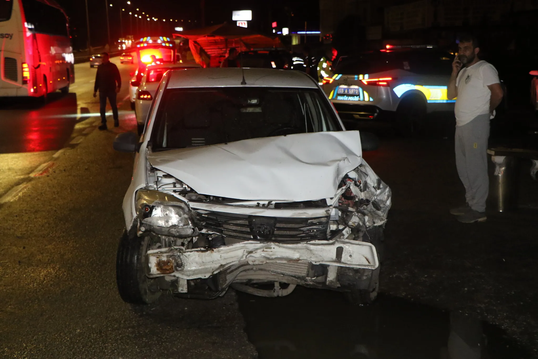 Samsun’da feci kaza! Otomobil kamyonete çarptı: 4 yaralı