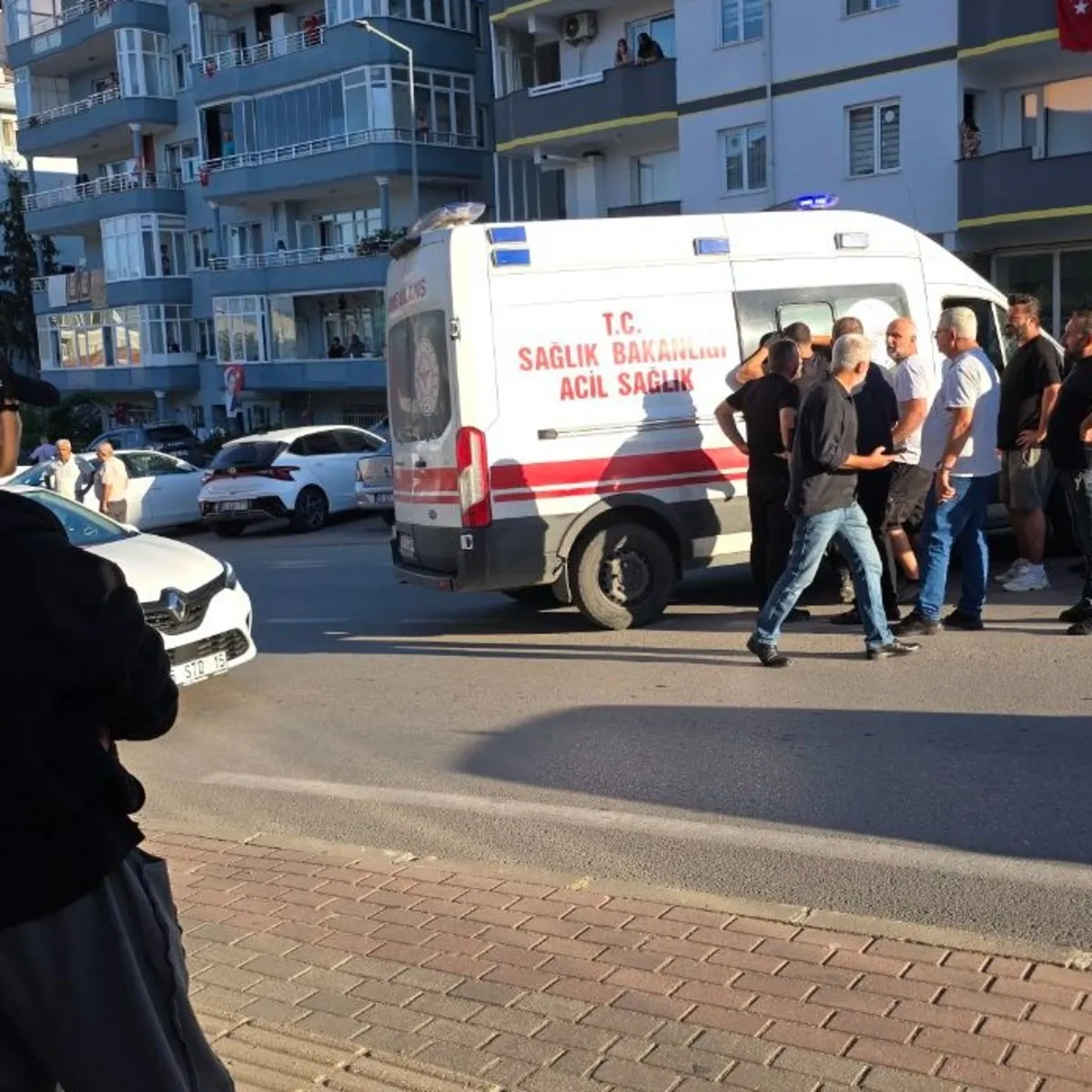 Seyir halinde kalp krizi geçirdi: Minibüs ile otomobil çarpıştı: 1 ölü