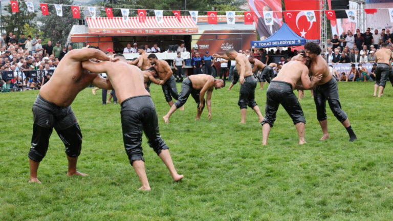Tokat'ta başpehlivanlığı Erkan Taş kazandı