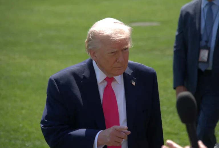 Trump'tan İran'a yönelik sert mesaj! "Sonunda pes edecekler"