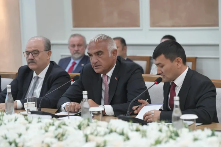 Türkiye ile Özbekistan arasında turizmden edebiyata uzanan iş birliği
