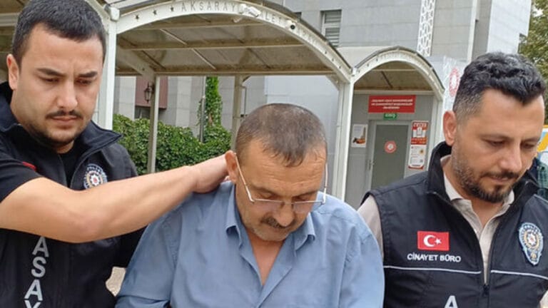 'Uzaklaştırma' kararı vardı! Eşi sırtında bıçakla hastaneye kaldırıldı