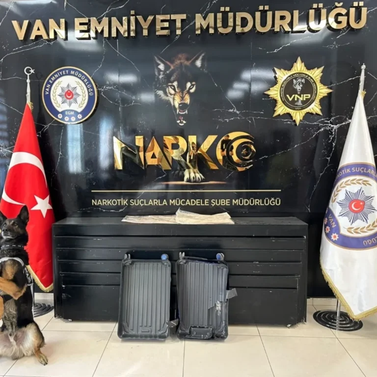 Van Ferit Melen Havalimanı'nda uyuşturucu operasyonu! 2 kilo 100 gram ele geçirildi