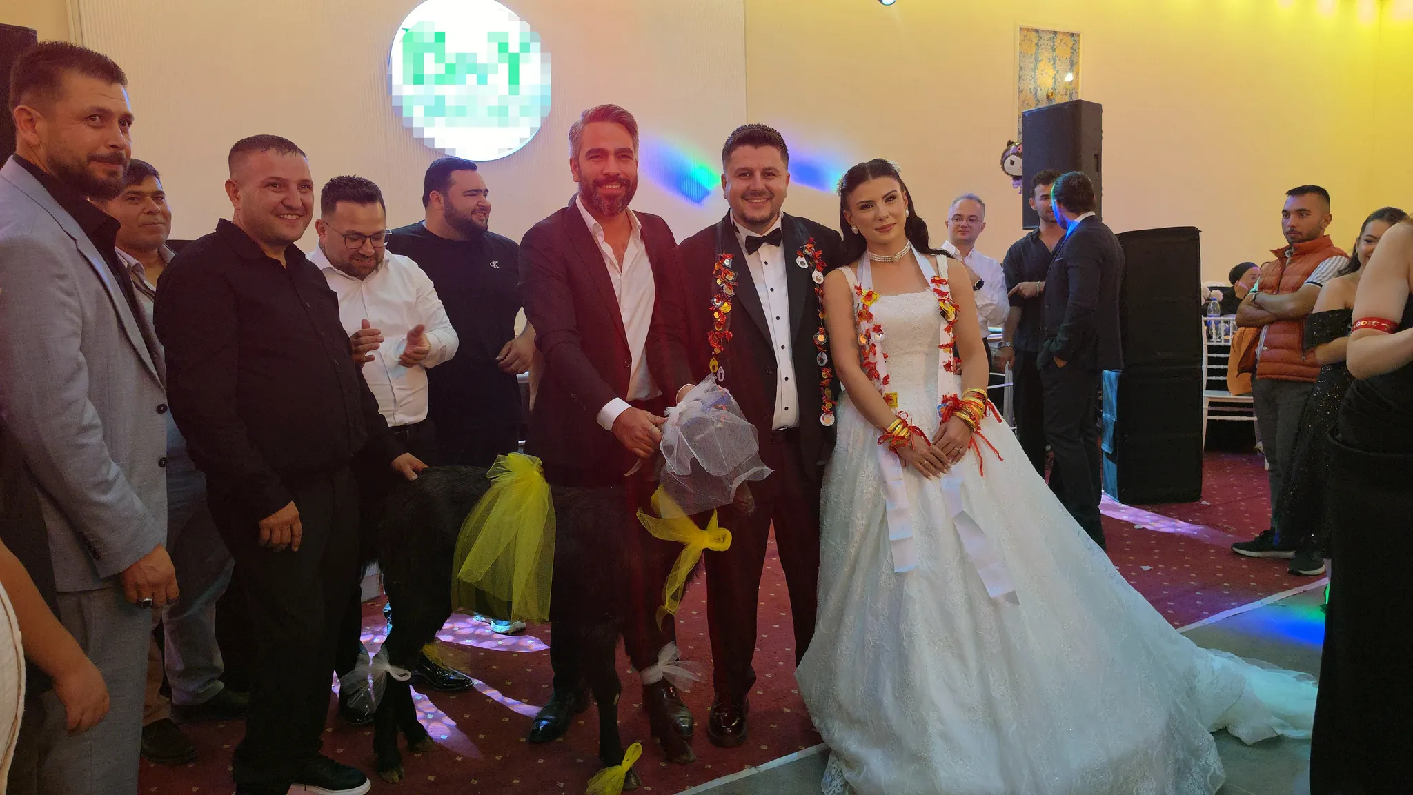Adana'da keçili düğün: Gelin ve damada sıra dışı hediye