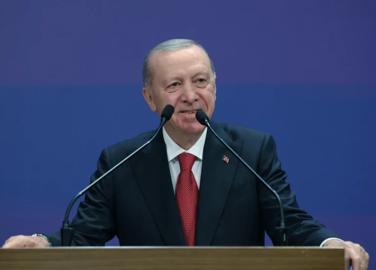 Başkan Erdoğan: Dimdik ayaktayız! Durmak yok