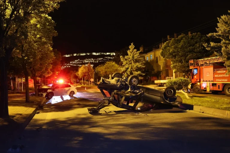 Nevşehir'de yarış yapan 2 otomobil dehşet saçtı! 6 yaralı